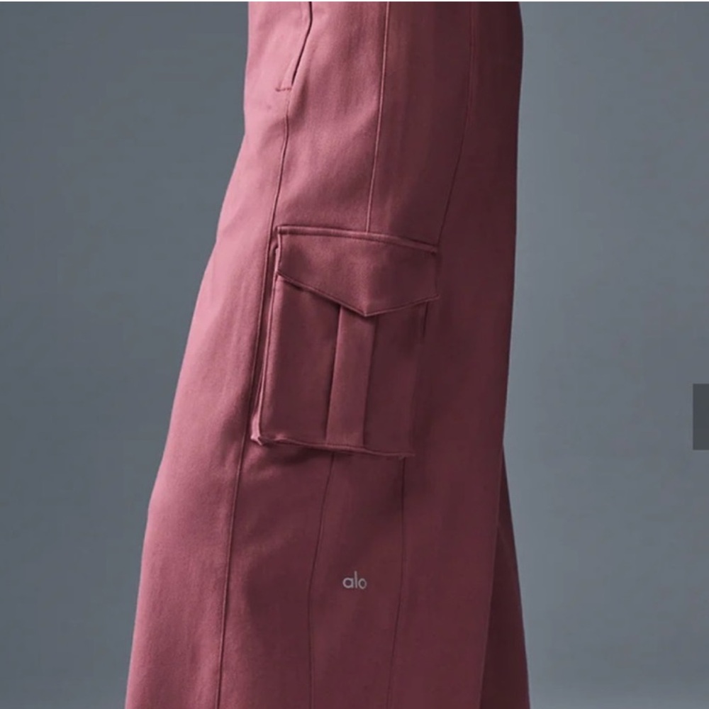 ALO Yoga Show Off Cargo Wide Leg Trouser, Burgundy Truffle Small - Picture 5 of 12